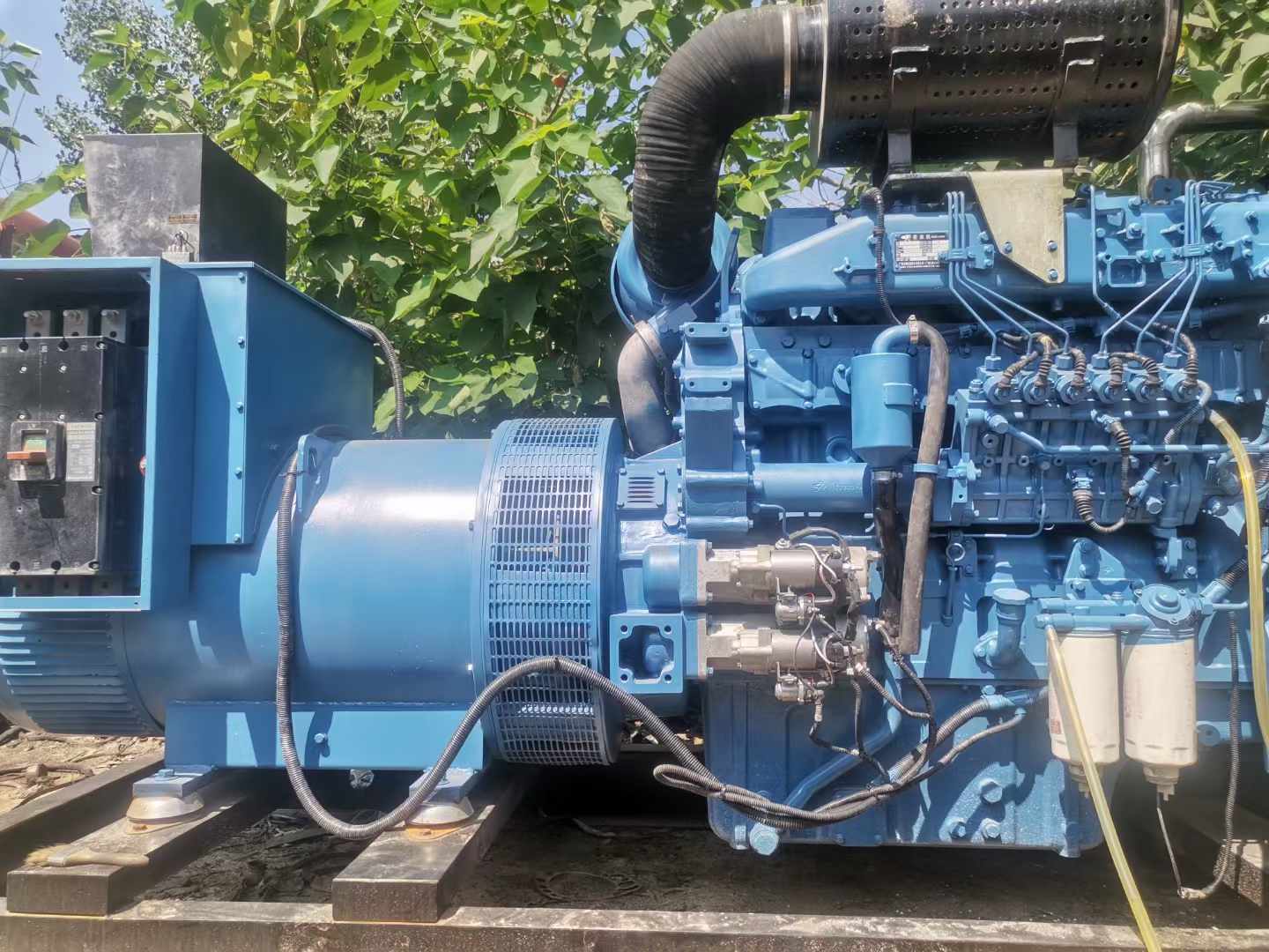 于洪详细说明降低 800kW 柴油发电机输出电流波动的方法