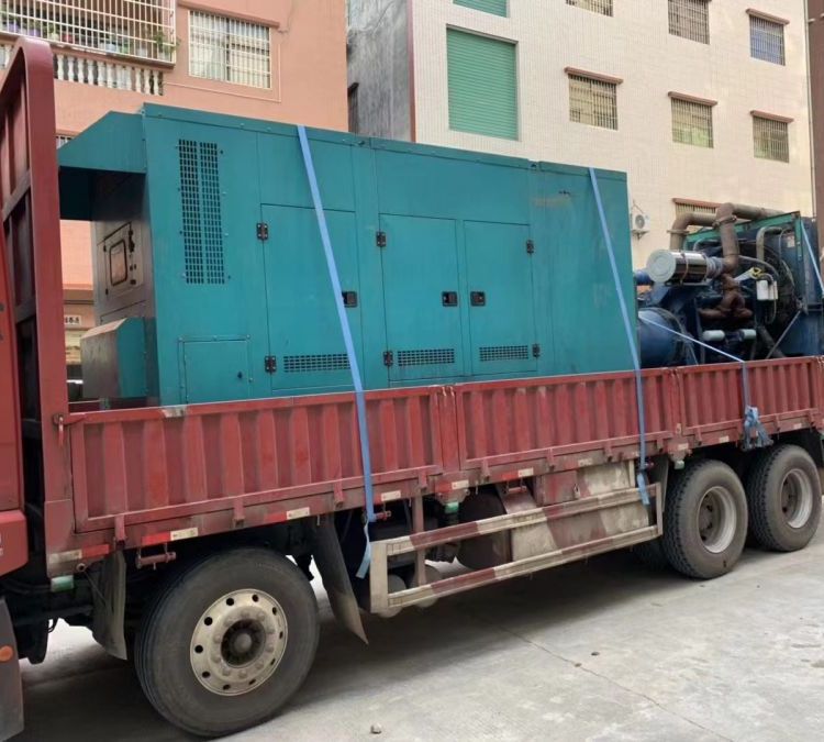 于洪如何在不同负载率下确保 400KW 柴油发电机组的正常运行？
